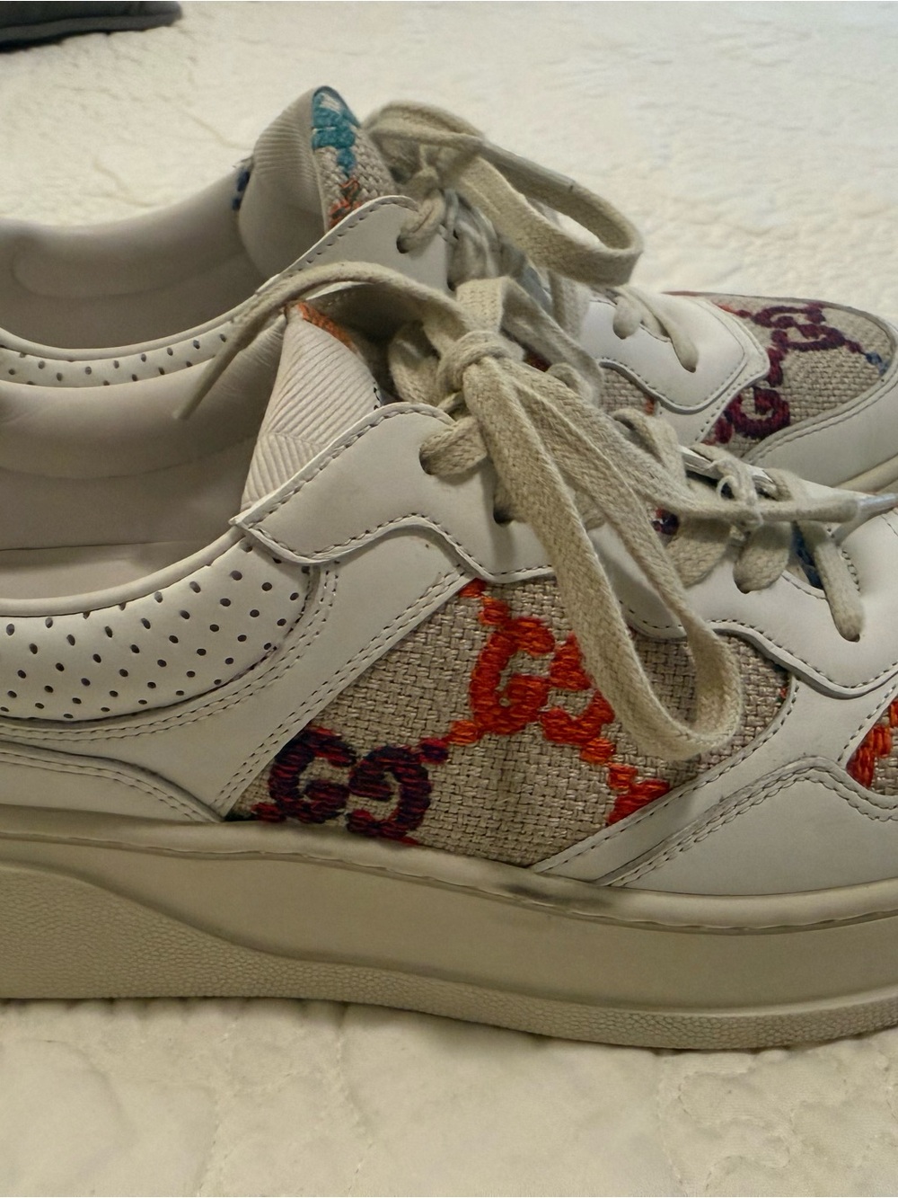 Gucci White Leather Sneakers with Multicolor Embroidered GG